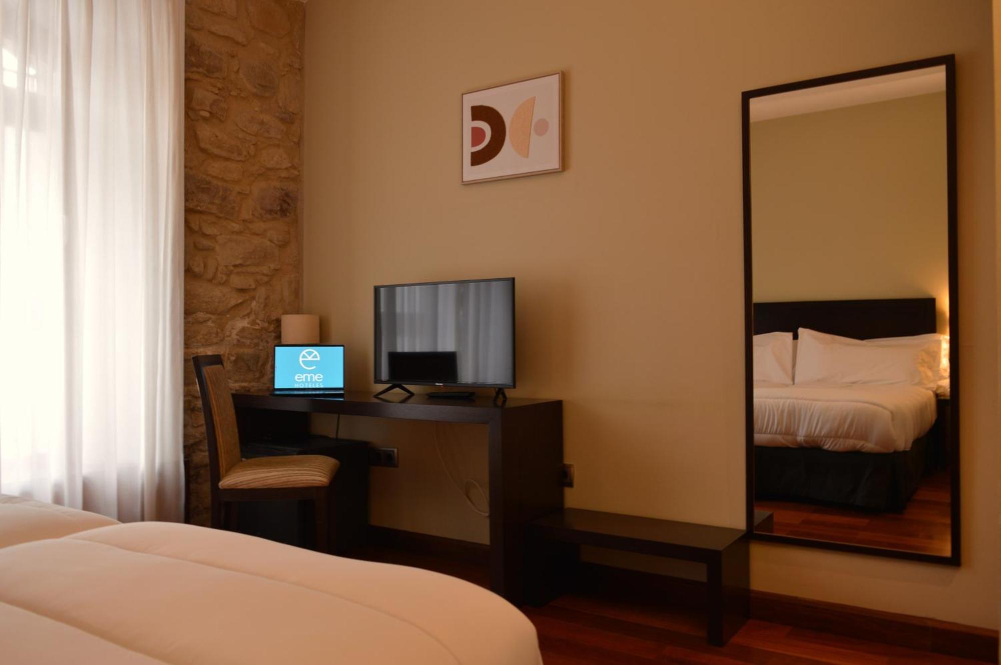 Hotel Baeza Monumental By Eme Hoteles Bagian luar foto