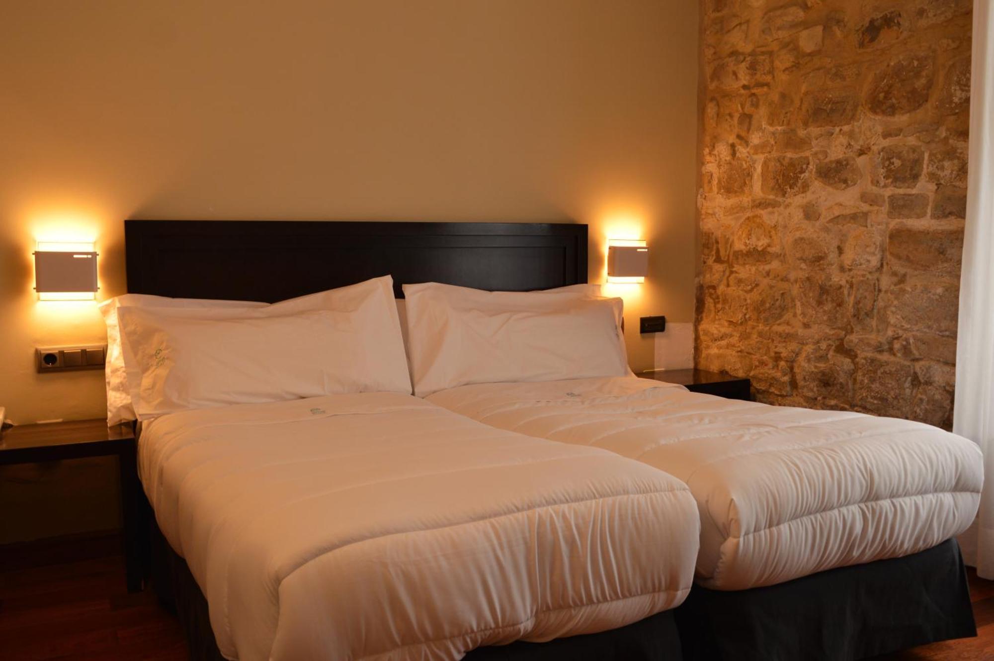 Hotel Baeza Monumental By Eme Hoteles Bagian luar foto
