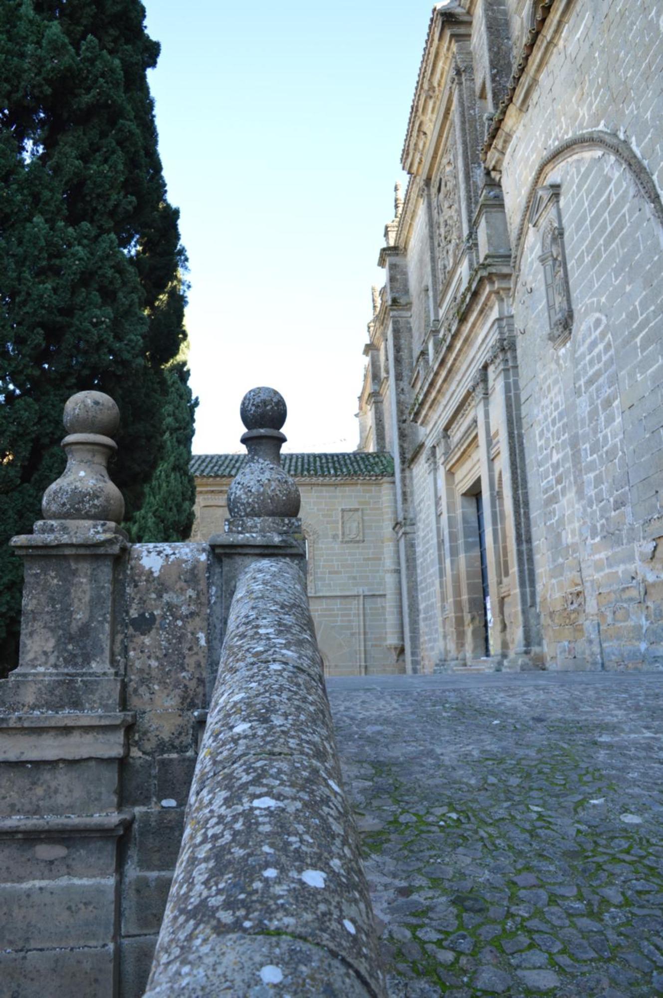 Hotel Baeza Monumental By Eme Hoteles Bagian luar foto