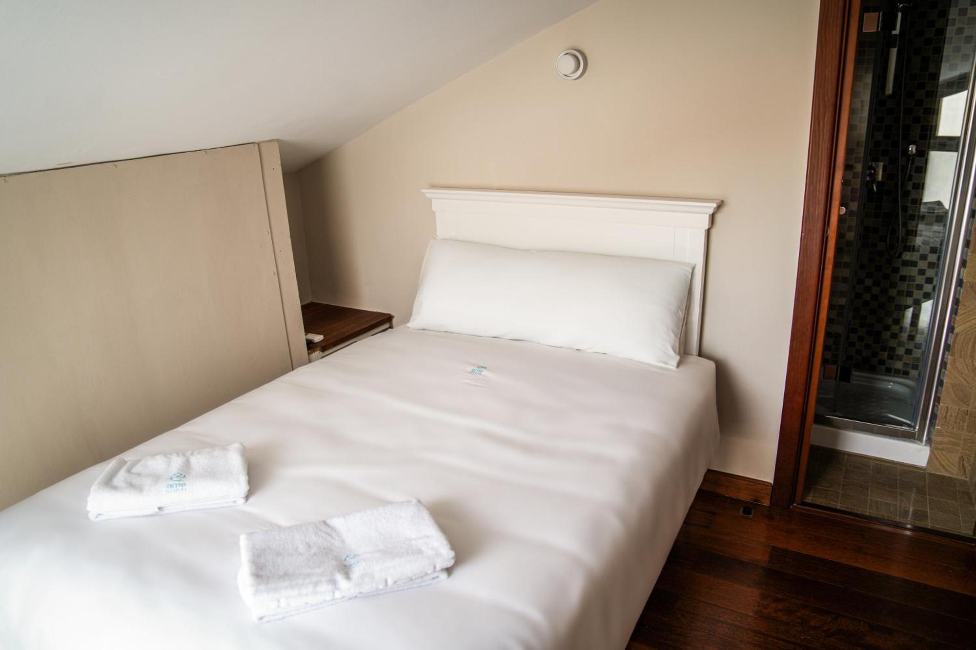 Hotel Baeza Monumental By Eme Hoteles Bagian luar foto
