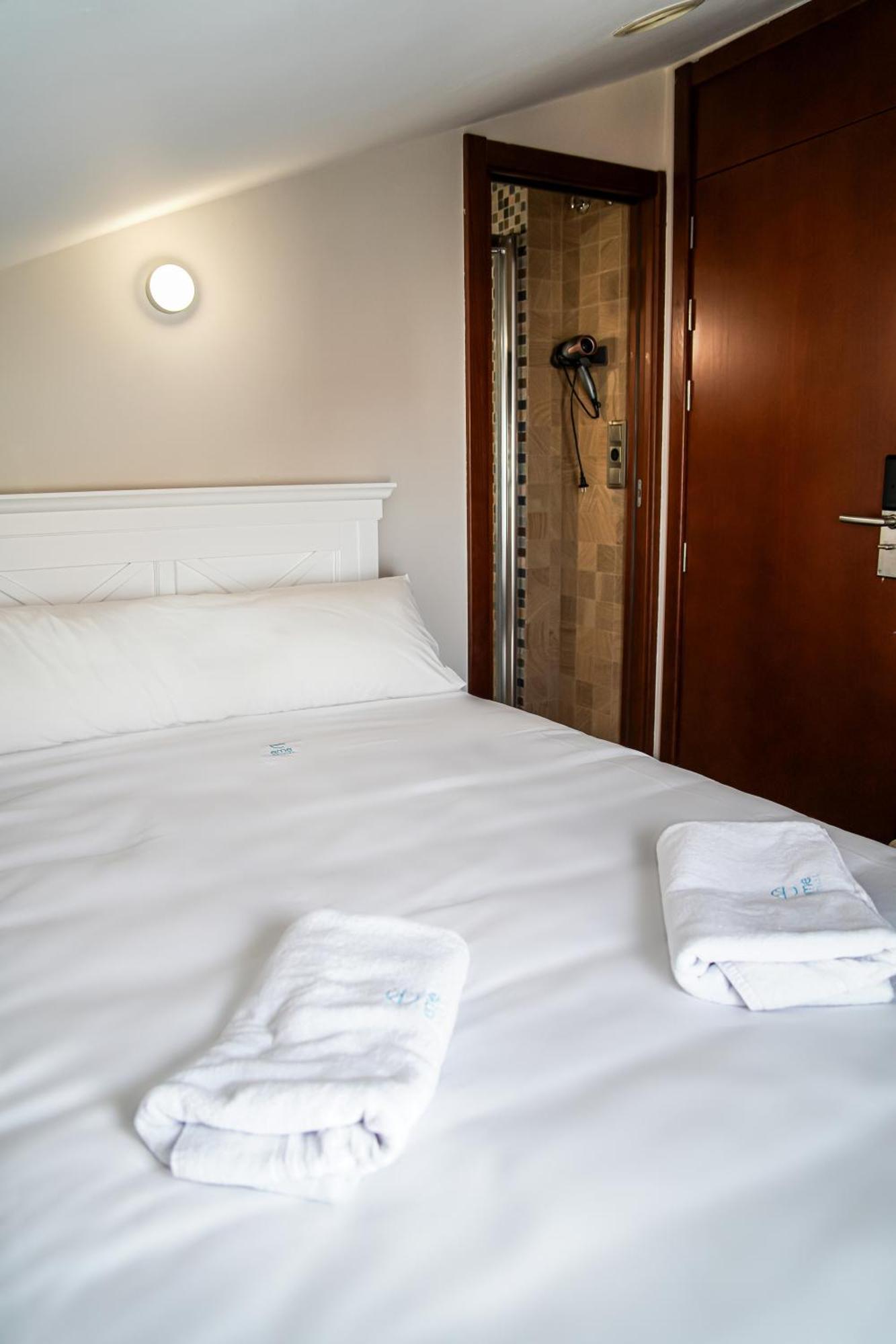 Hotel Baeza Monumental By Eme Hoteles Bagian luar foto