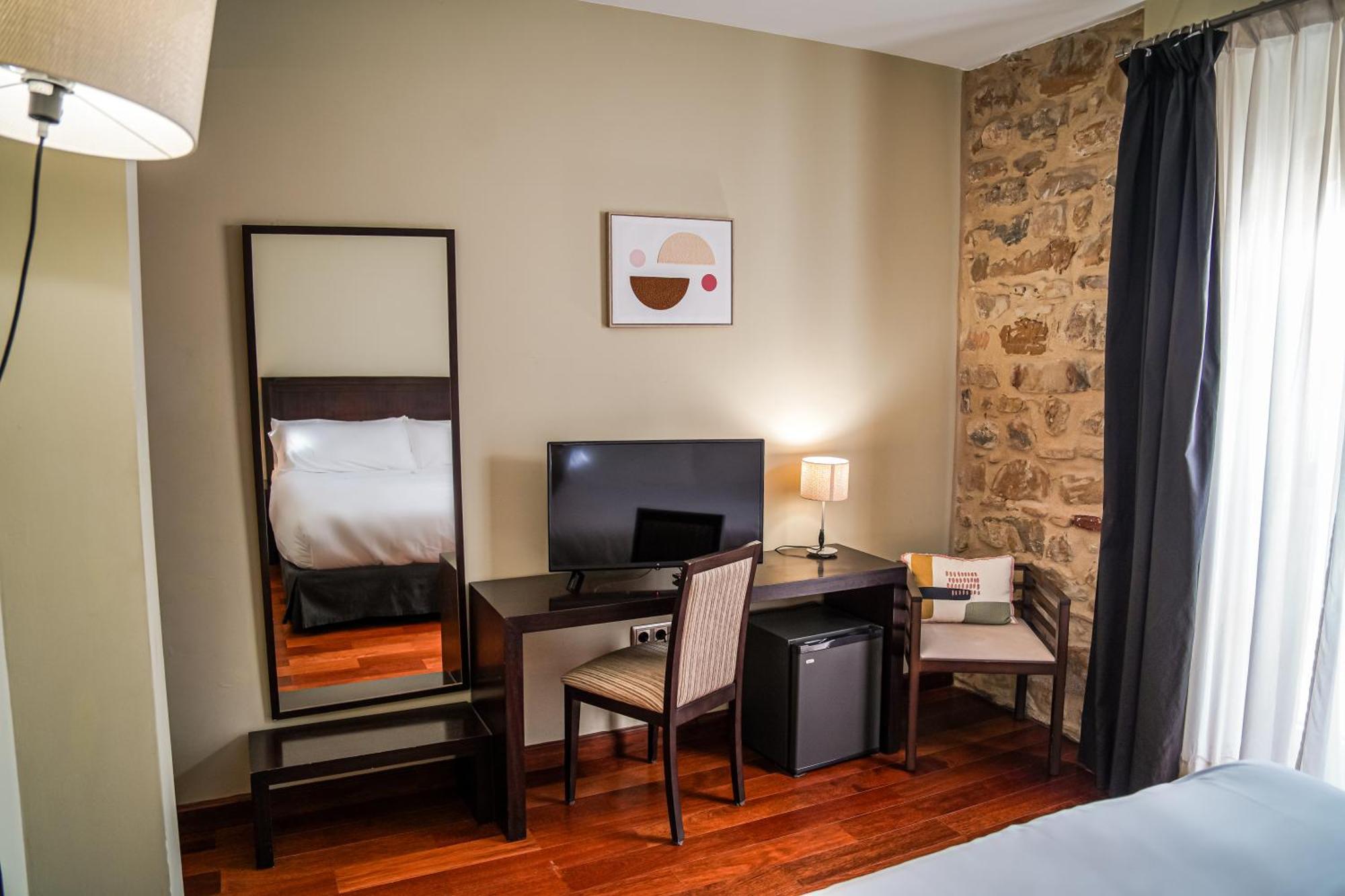 Hotel Baeza Monumental By Eme Hoteles Bagian luar foto