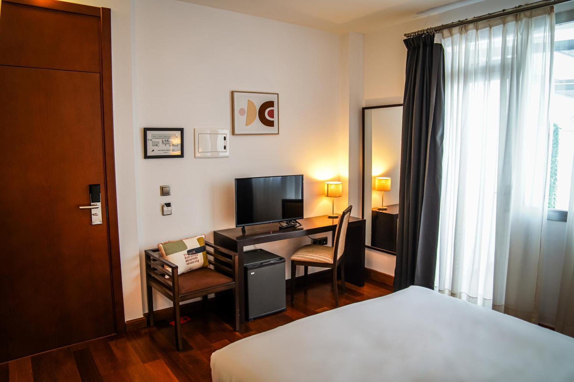 Hotel Baeza Monumental By Eme Hoteles Bagian luar foto