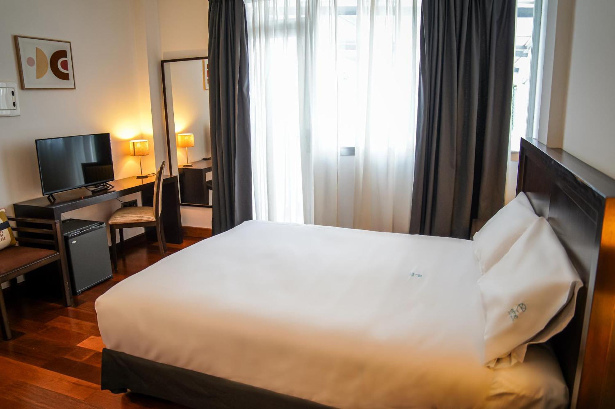 Hotel Baeza Monumental By Eme Hoteles Bagian luar foto