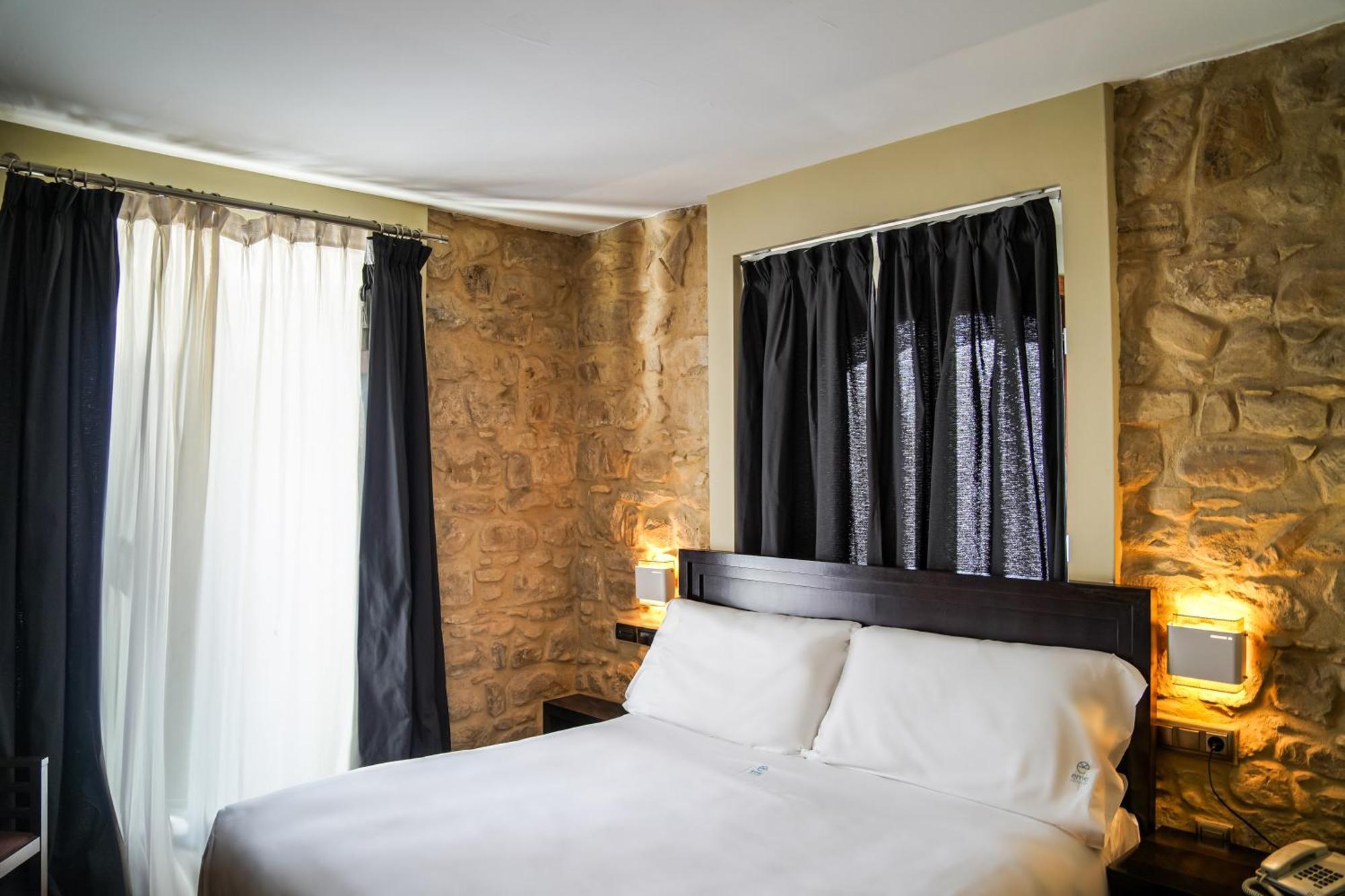 Hotel Baeza Monumental By Eme Hoteles Bagian luar foto