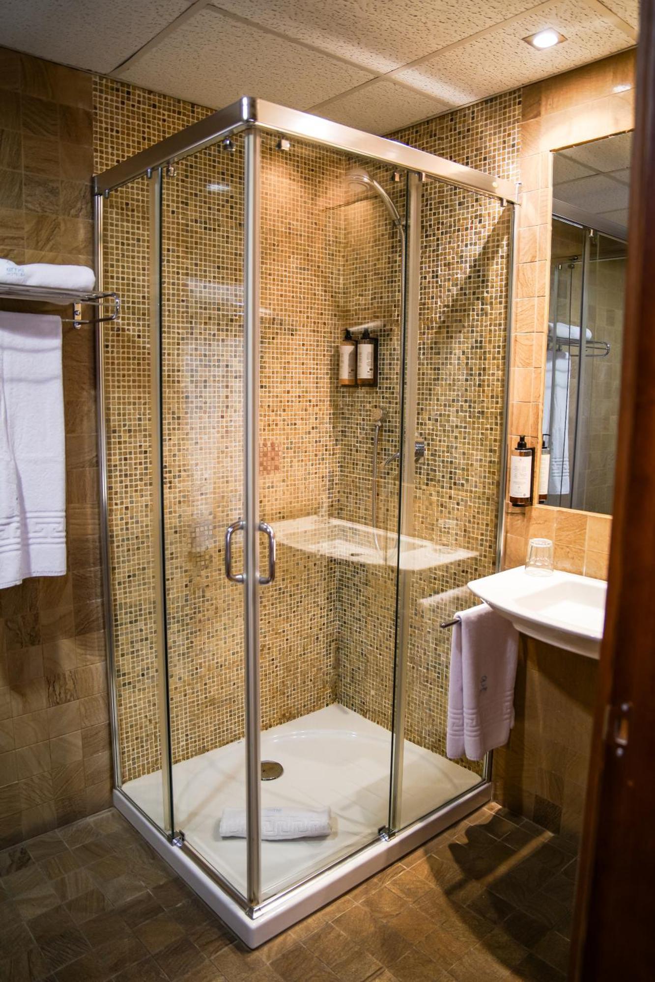 Hotel Baeza Monumental By Eme Hoteles Bagian luar foto