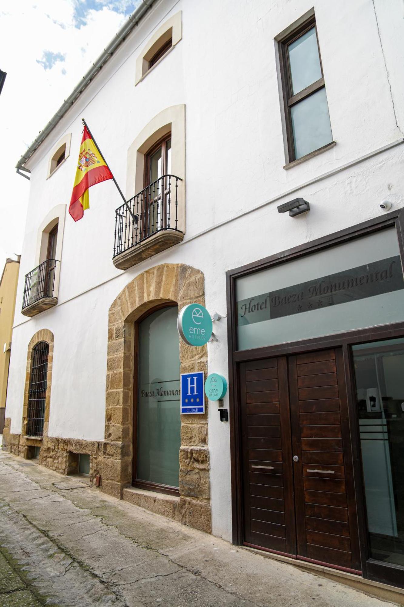 Hotel Baeza Monumental By Eme Hoteles Bagian luar foto