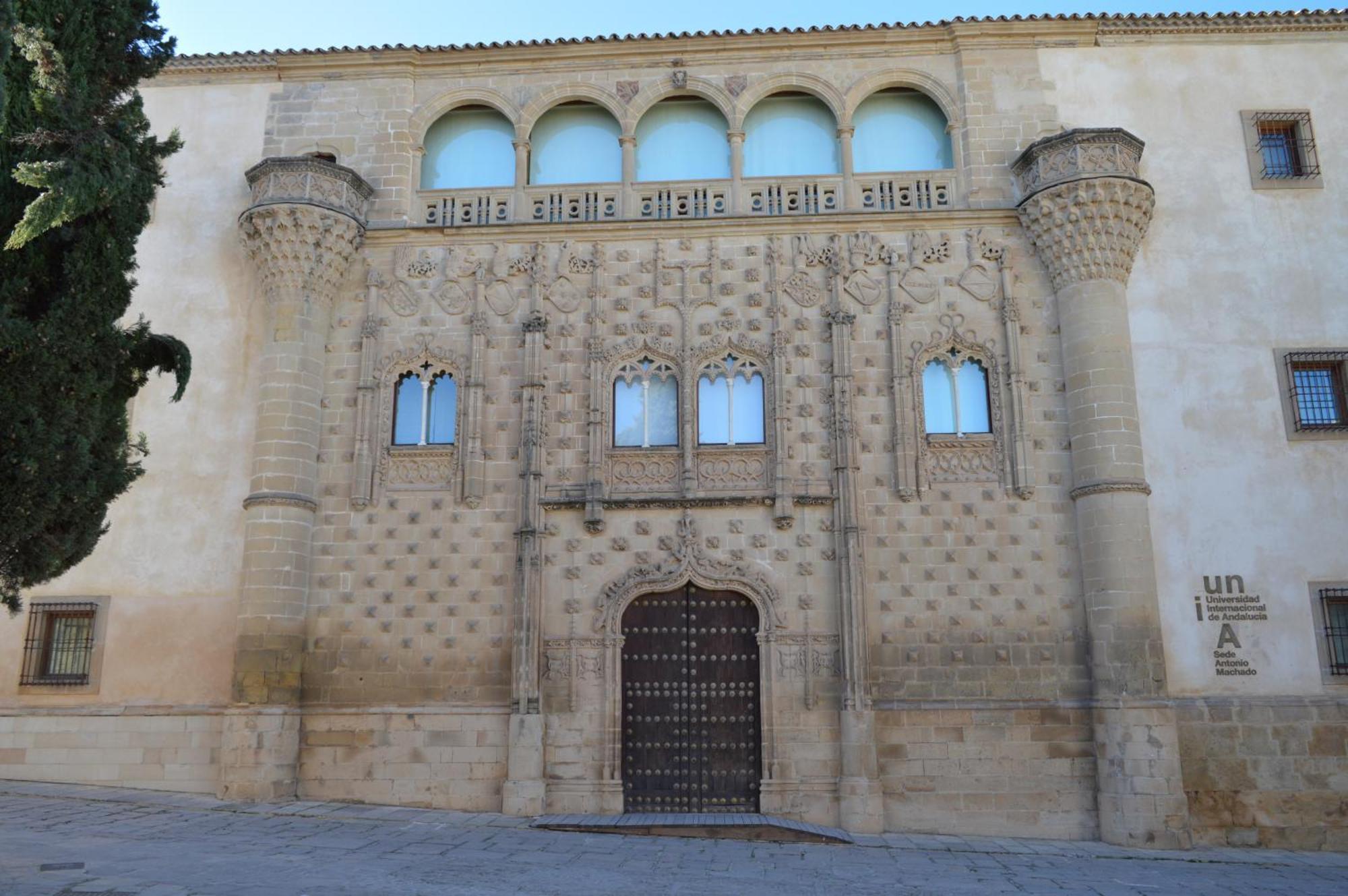 Hotel Baeza Monumental By Eme Hoteles Bagian luar foto